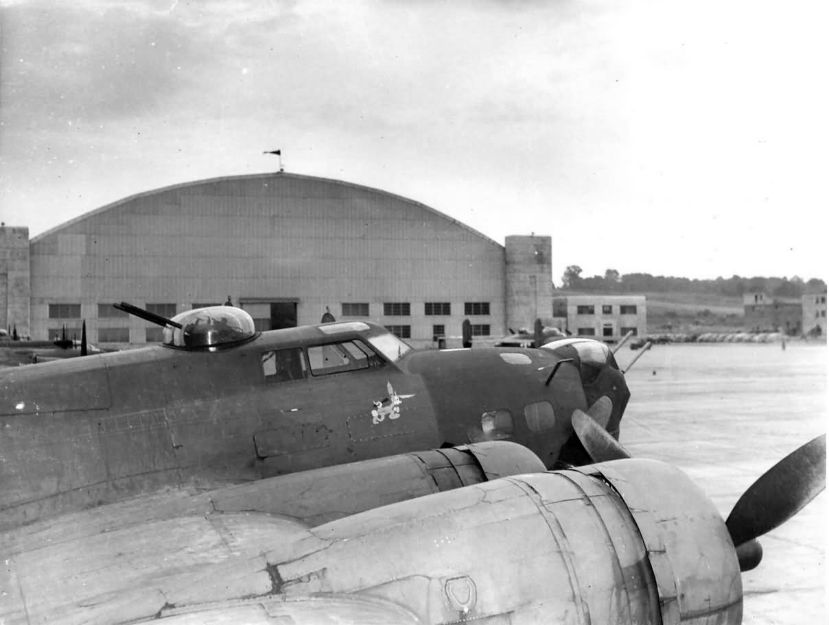 Boeing B-17E Flying Fortress The Dreamboat nose