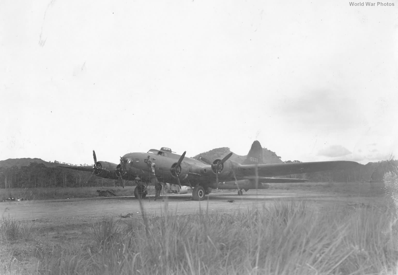 B-17E 41-2666 „Lucy” 1942-43