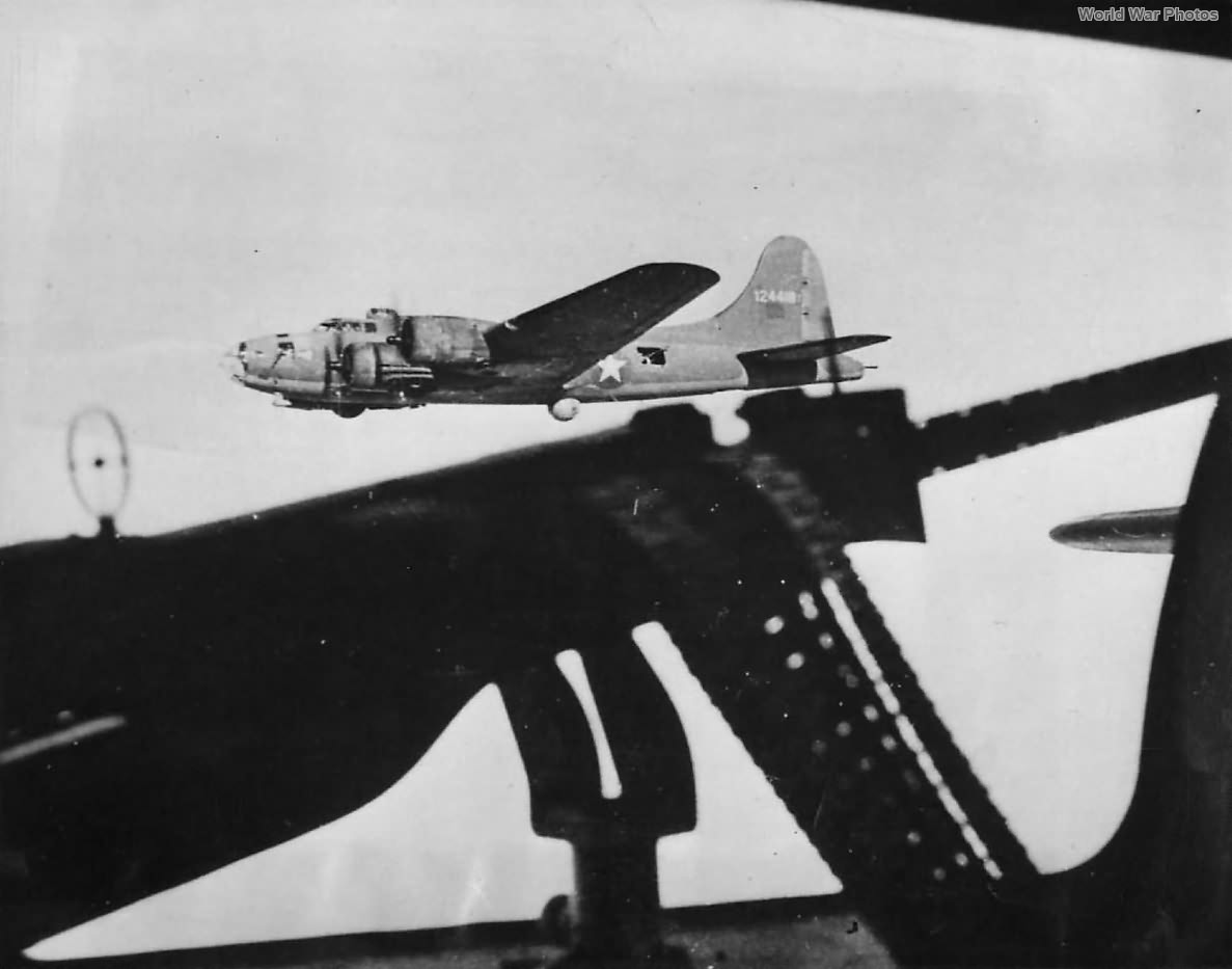 B-17F 41-24418 Special Delivery II 301st BG 32nd BS over Tunisia 43