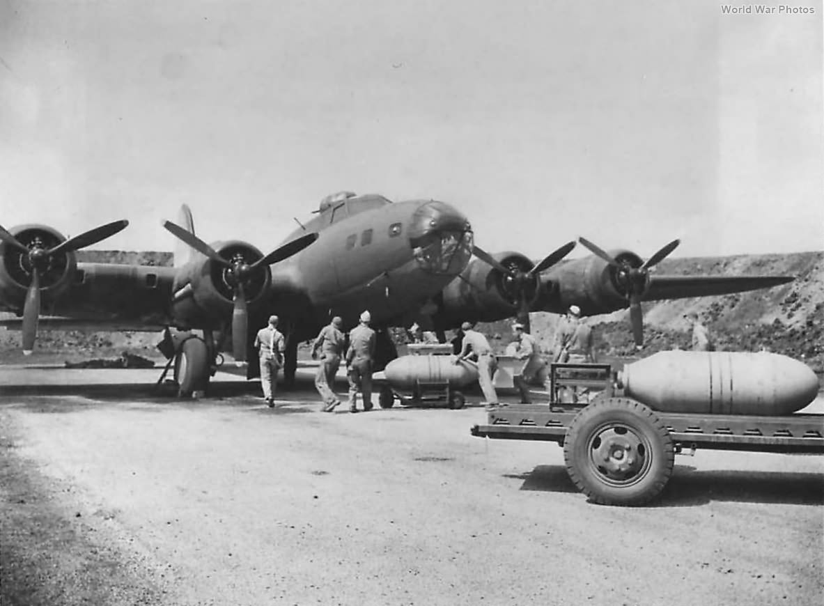 Crew loading bombs on B-17 at Guatemalan Bomber Command Station ’42