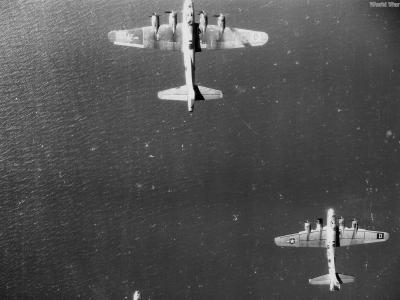 100th Bomb Group en route to Hamburg 30 March 1945