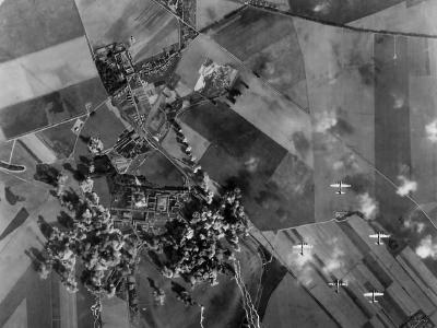 Aerial view of B-17s from the 305th BG bombing airfield at Stargard near Stettin 1944
