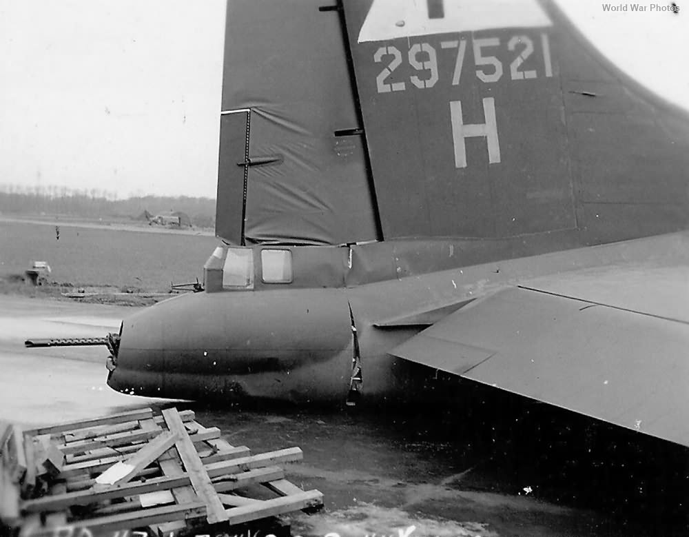 384th Bomb Group B-17 42-97521 20 February 1945