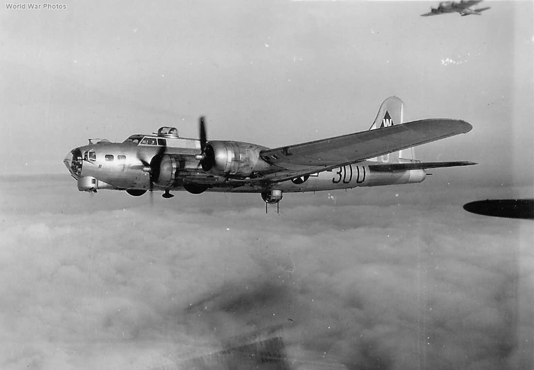 398th Bomb Group B-17 over Grafenwohr 5 Apil 19r45
