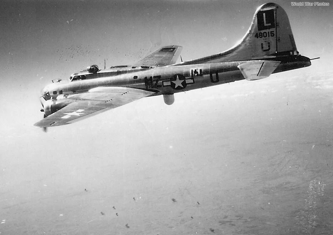452nd Bomb Group B-17 44-8015