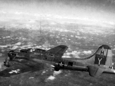 B-17G 42-102557 of the 306th BG 369th BS in flight