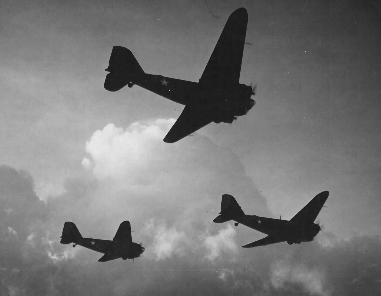 B-18_Bolo_formation_on_anti-submarine_patrol.jpg