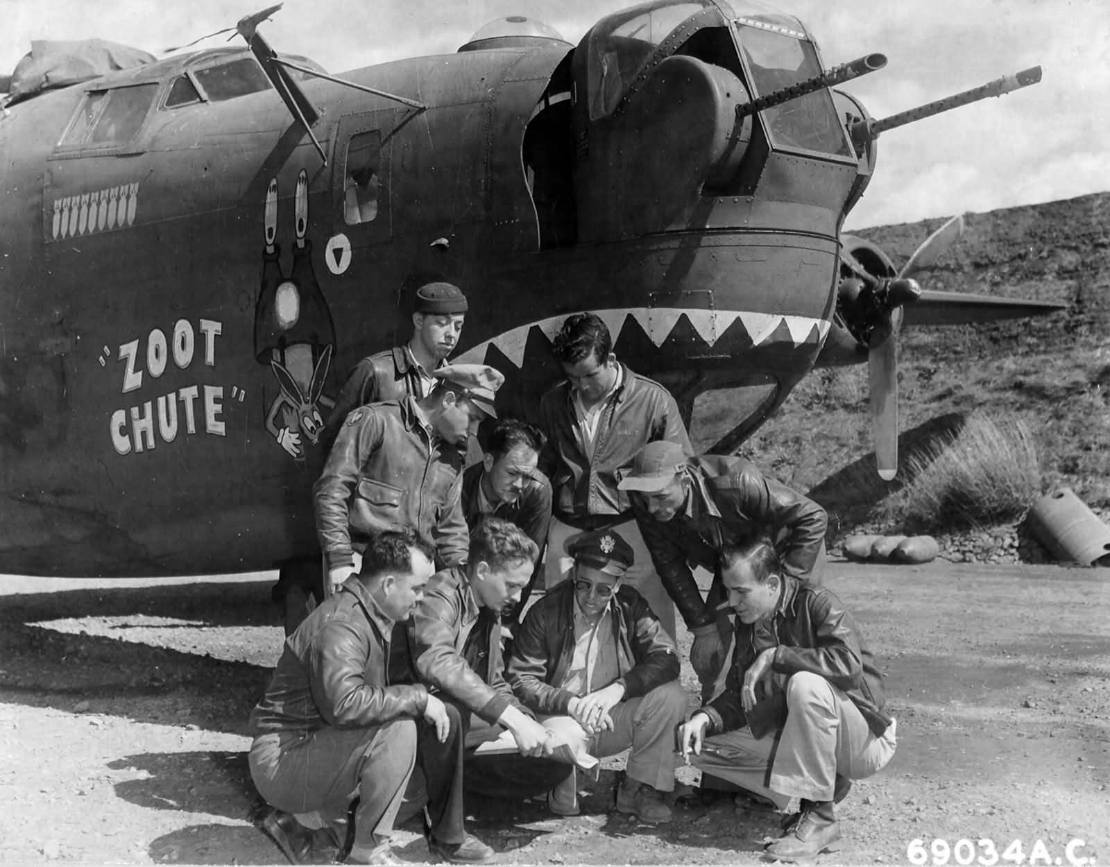 42-73320 „Zoot Chute” B-24J Liberator of the 308th Bomb Group, 373th BS 1944