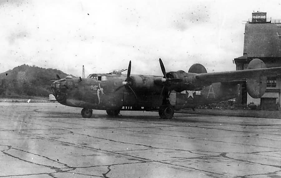 B-24D 41-23944 „Boston Deb” code „A” 6th Bomb Group