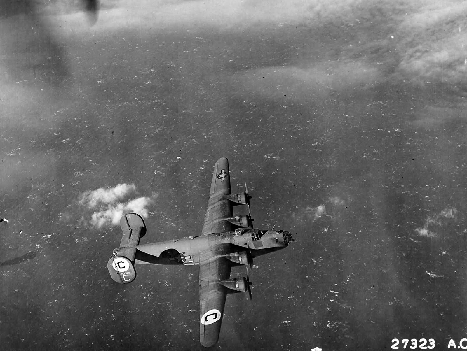 B-24D Liberator serial 42-63960 of the 44th Bomb Group, 68th BS „Helen Hywater”