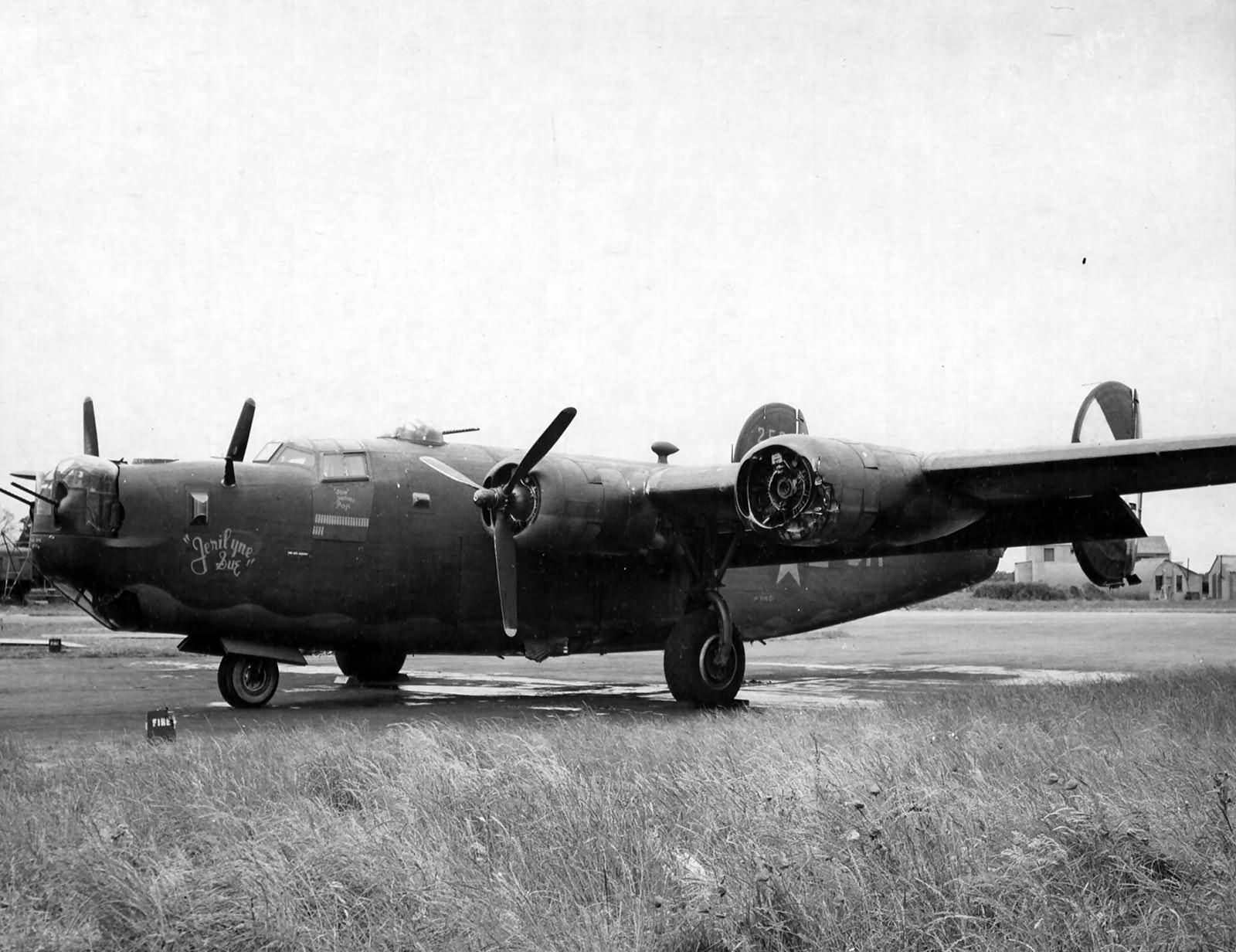 B-24H Liberator serial 42-52499 „Jerilyne Sue” of the 789th BS, 467th Bomb Group