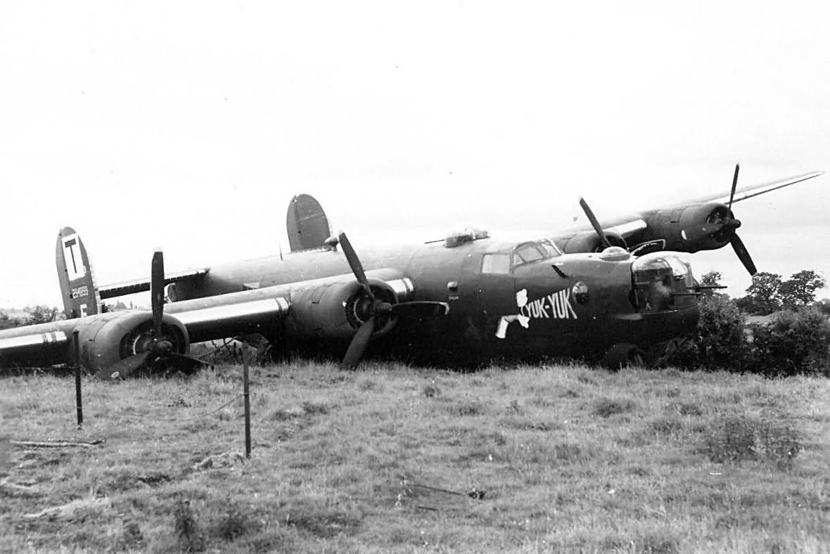 B-24H Liberator 42-94899 Crash Nose Art „Yuk Yuk” from 490th Bomb Group 8th Air Force – 6 June 1944