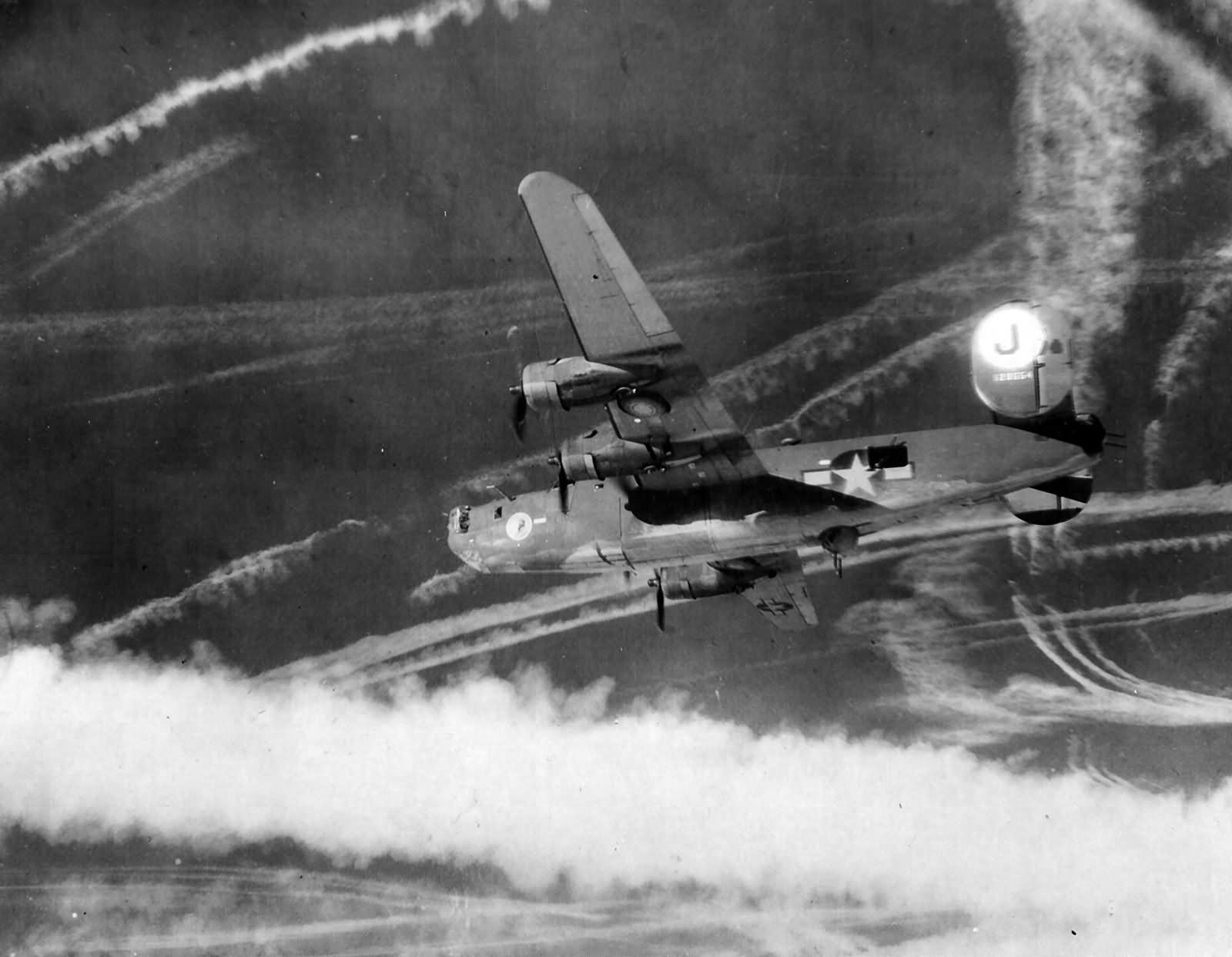 B-24H Liberator 41-28654 named „Consolidated Mess” from the 732nd BS 453rd Bomb Group, 8th AF
