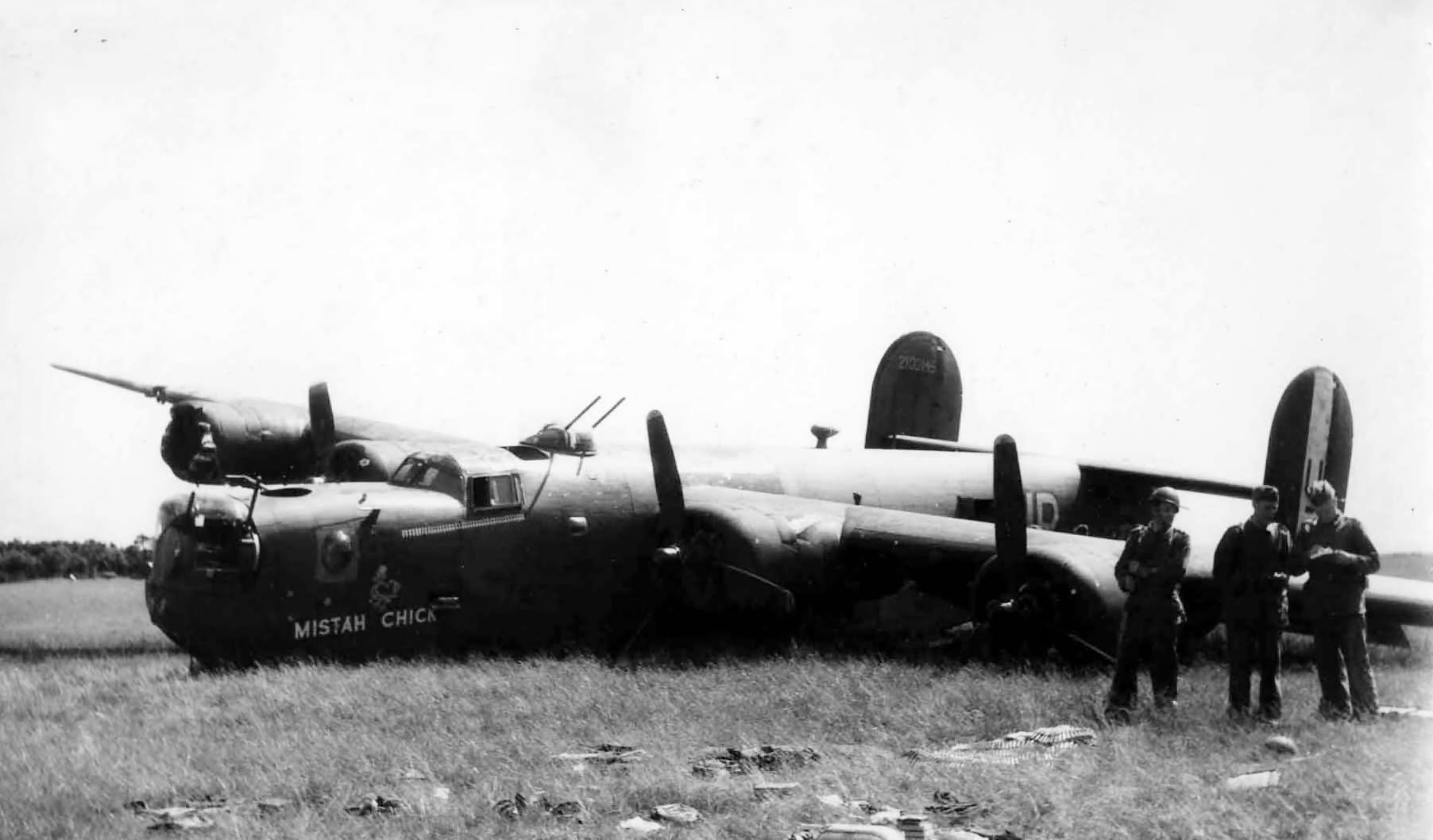 Crash Landed B-24J 42-100146 code HP-U „Mistah Chick” of the 389th Bomb Group, 567th Bomb Squadron