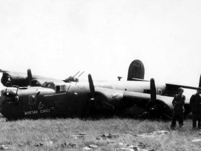 Crash Landed B-24J 42-100146 code HP-U „Mistah Chick” of the 389th Bomb Group, 567th Bomb Squadron
