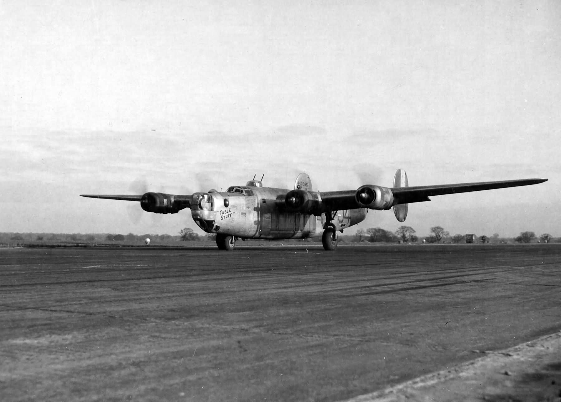 B-24J Liberator serial 44-40285, code J4-H „Table Stuff” of the 458th Bomb Group, 753rd BS