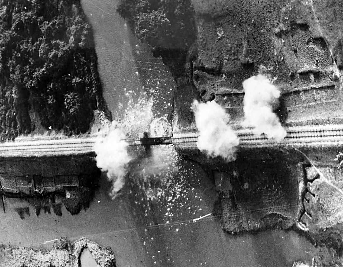 B-24 RAF Liberator Bomb Bridges