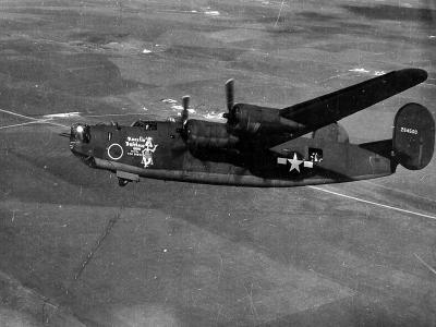 „Dazzlin Dutchess and the Ten Dukes” B-24H Liberator 42-64500 of the 743rd BS, 455th Bomb Group