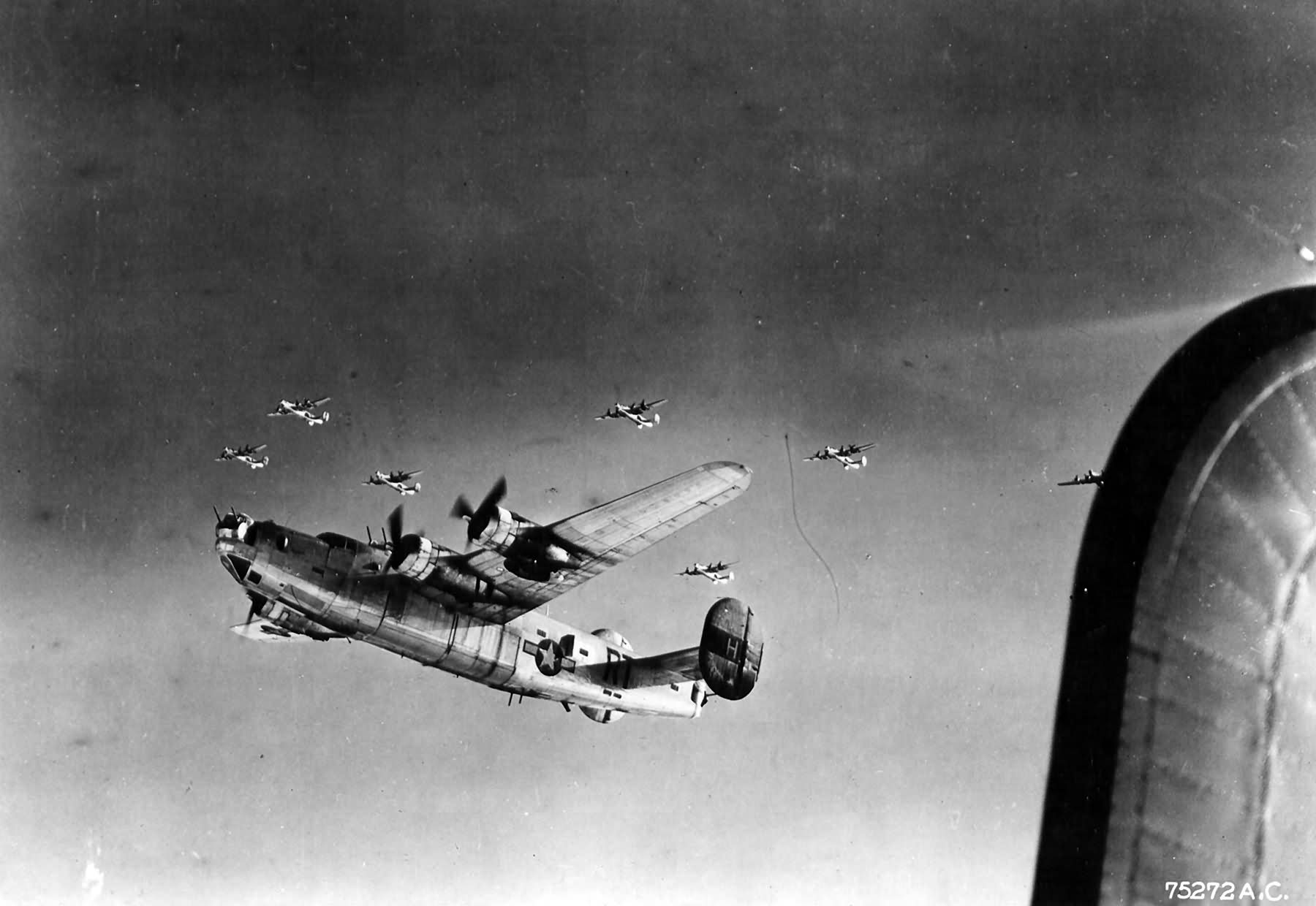 „Kentucky Belle” B-24J Liberator 44-40268 from the 706th Bomb Squadron, 446th Bomb Group, 8th AF – November 11, 1944
