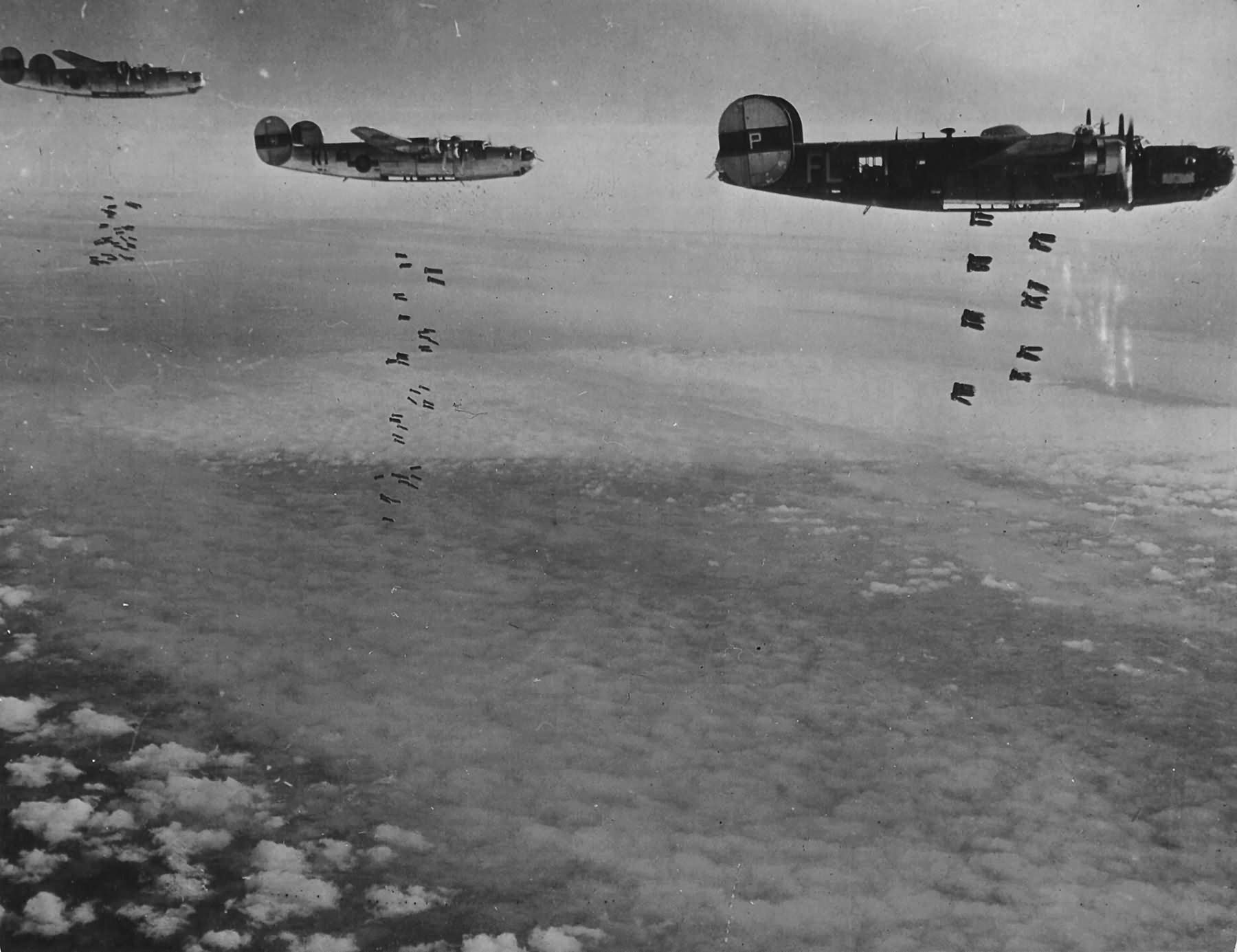 „Ronnie” B-24H Liberator 41-29144 of the 704th BS, 446th Bomb Group, 8th AF