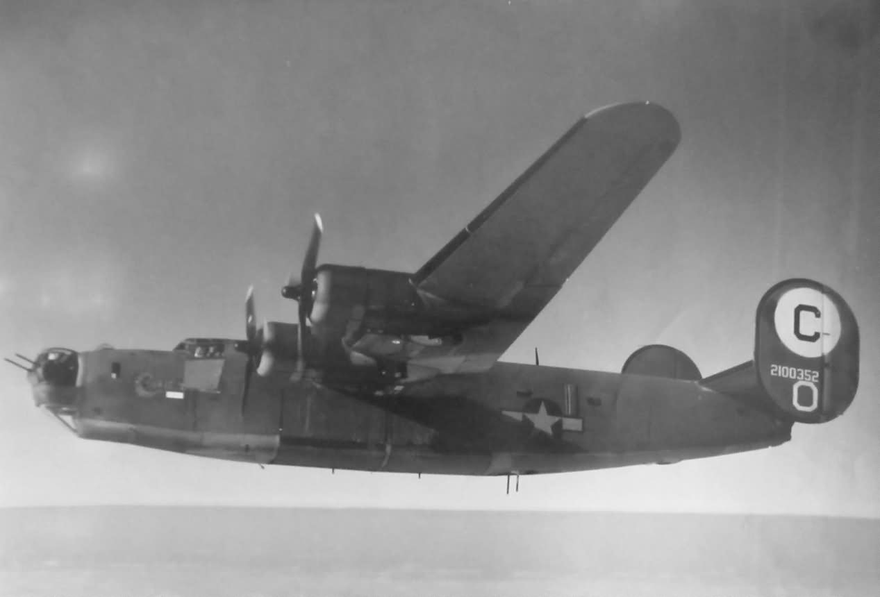 B-24 Liberator of the 564th BS 389th Bomb Group 1944 42-100352