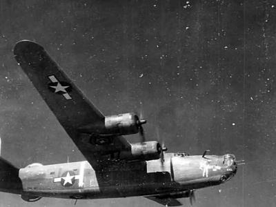 B-24 Liberator #27 42-64448 Nose Art „Bottoms Up” 450th BG 721st BS