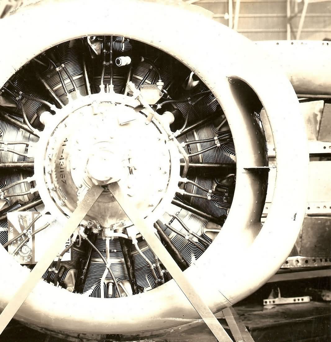 B-24_liberator_engine.jpg