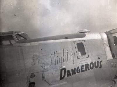 B-24 with Nose Art „Slighty Dangerous”. 22nd Bomb Group, 33rd Bomb Squadron