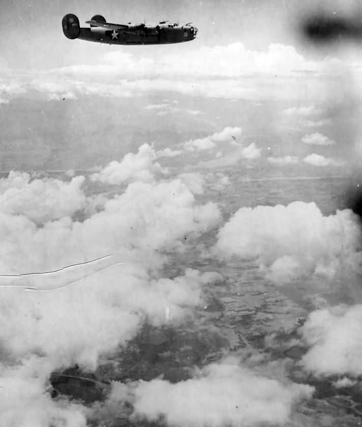 USAAF 9th Bomber Command B-24 Liberator Enroute to Grottaglie Raid