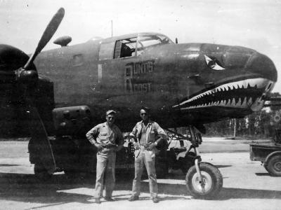 B-25D 41-29727 „Runts Roost” with shark mouth
