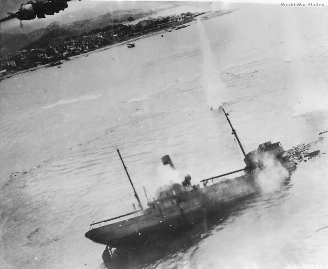 B25 from 345th BG sinks Japanese Ship in South China Sea 1945 World