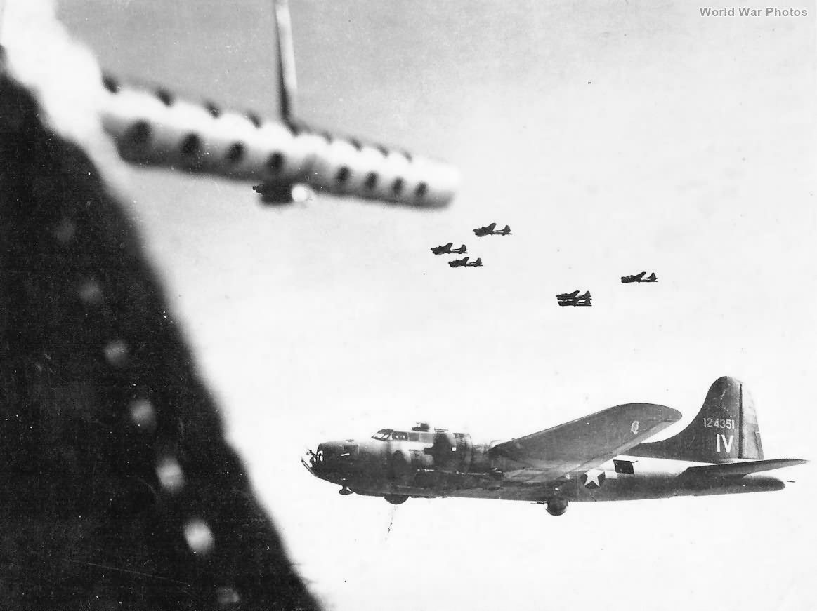 B-17 41-24351 Heinie Headhunters MTO
