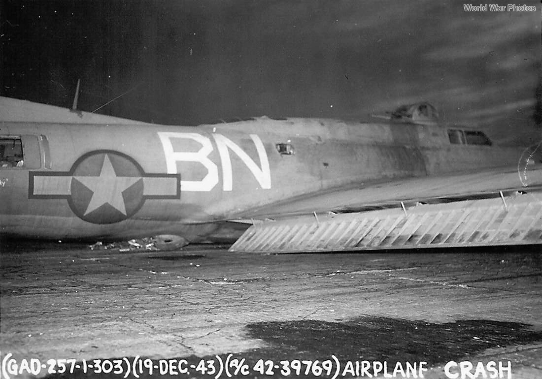 B-17 42-39769 BN-P „Miss Manooki” of the 303rd BG