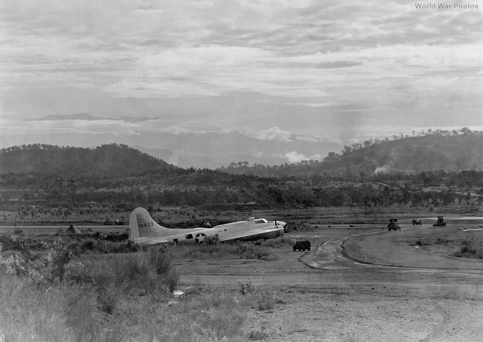 General Kenny’s B-17E at 7 Mile Drome