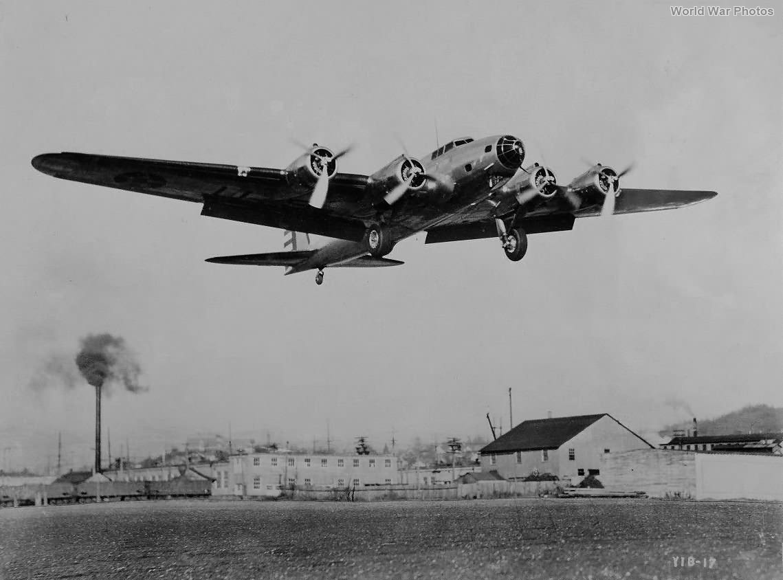 Boeing Y1B-17 take off