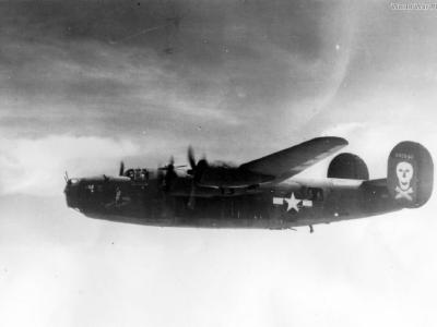 B-24J 42-40942 of the 320th BS, 90th BG „The Blond Bomber”