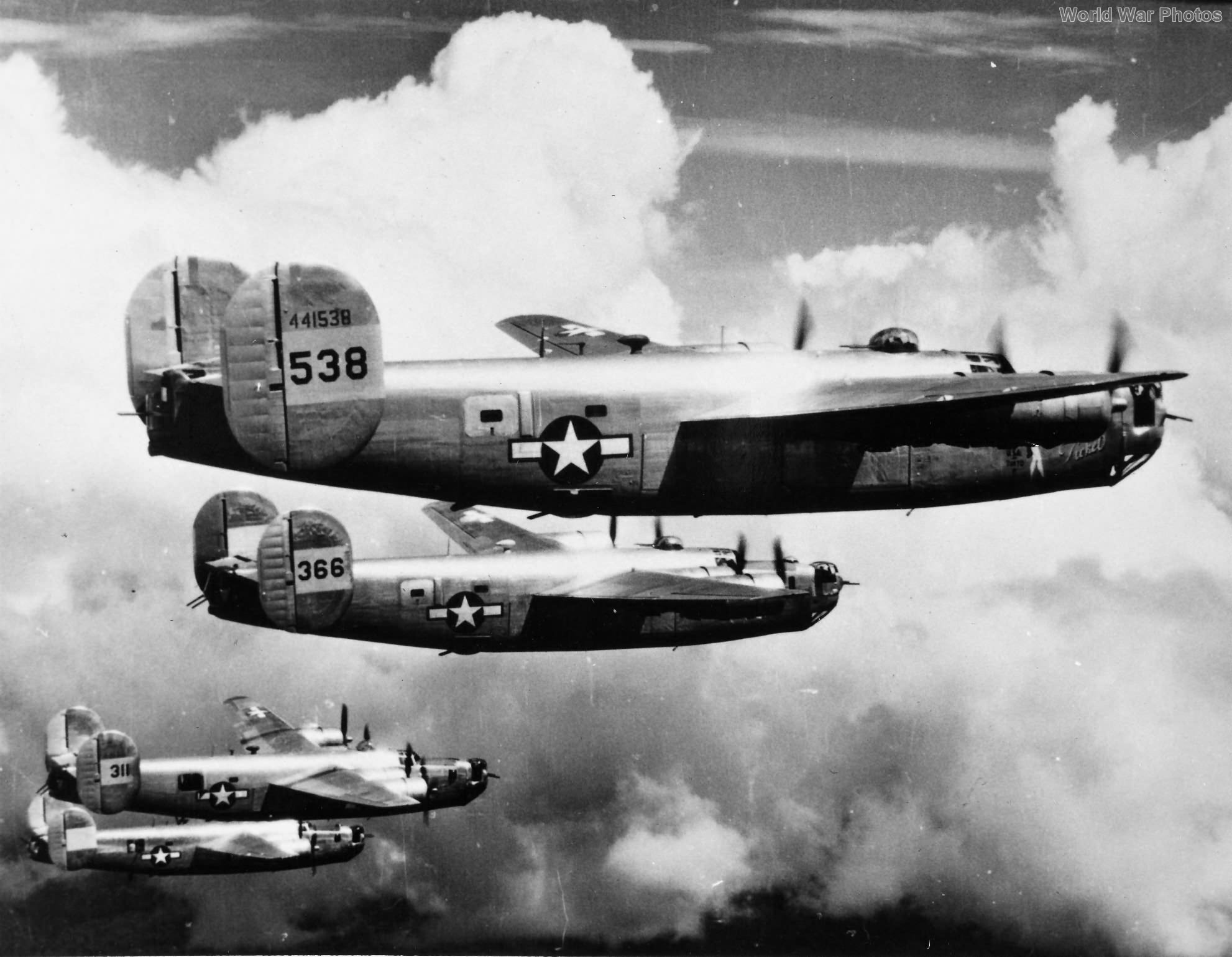 B-24L 44-41538 of the 22nd BG, 33rd BS
