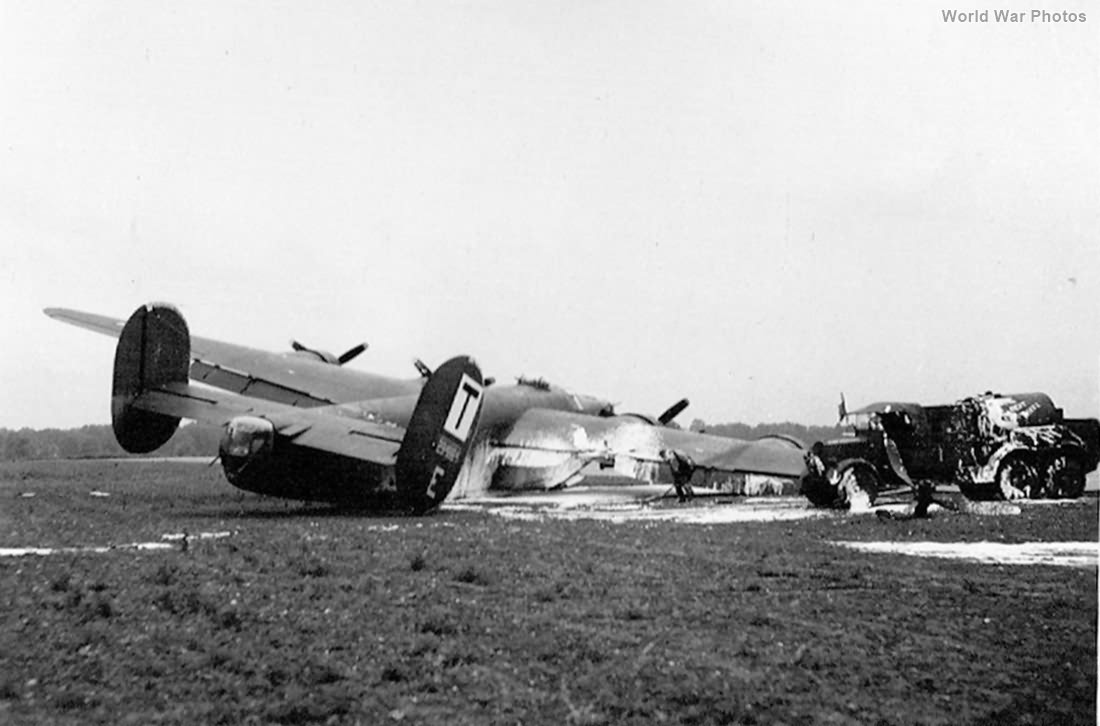 Crashed B-24H 42-94884 „Lizzy Belle” of the 490th BG, 848th BS 2