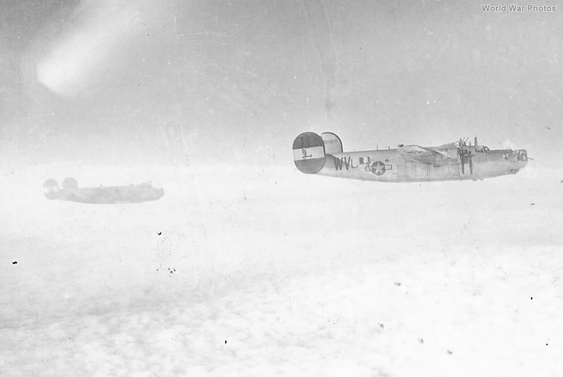 B-24J 42-50619 WV-L „MARVIN’S MAD HOUSE”