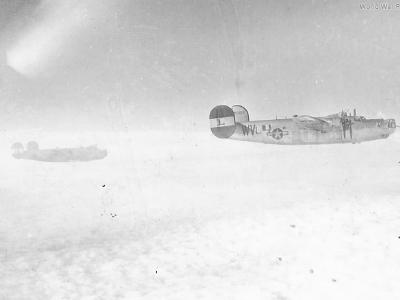 B-24J 42-50619 WV-L „MARVIN’S MAD HOUSE”