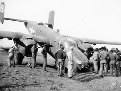 B-25D 43-3481 6B crashed on Airfield Italy