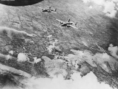Bombers blast German positions near Volturno River Naples ’43