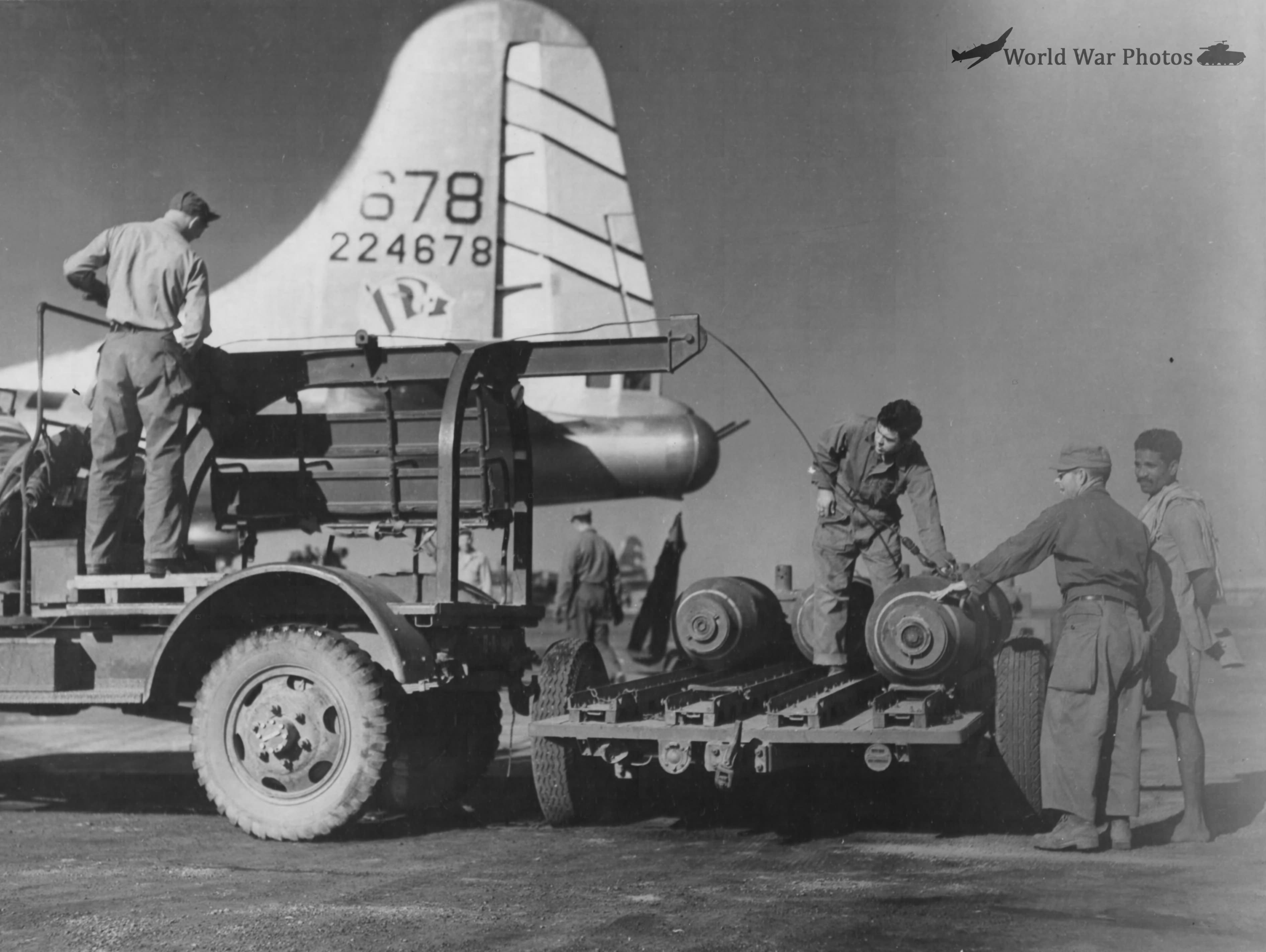B-29 42-24678 Kickapoo Lou 468th BG