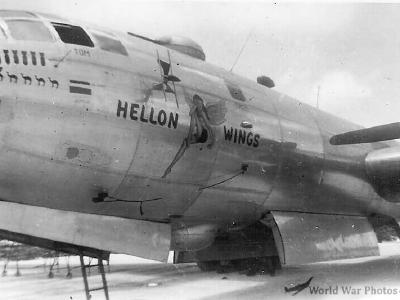 B-29 42-93857 HELLON WINGS 444