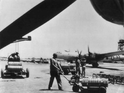 Crew loading M69 bombs on B-29s on Saipan ’45