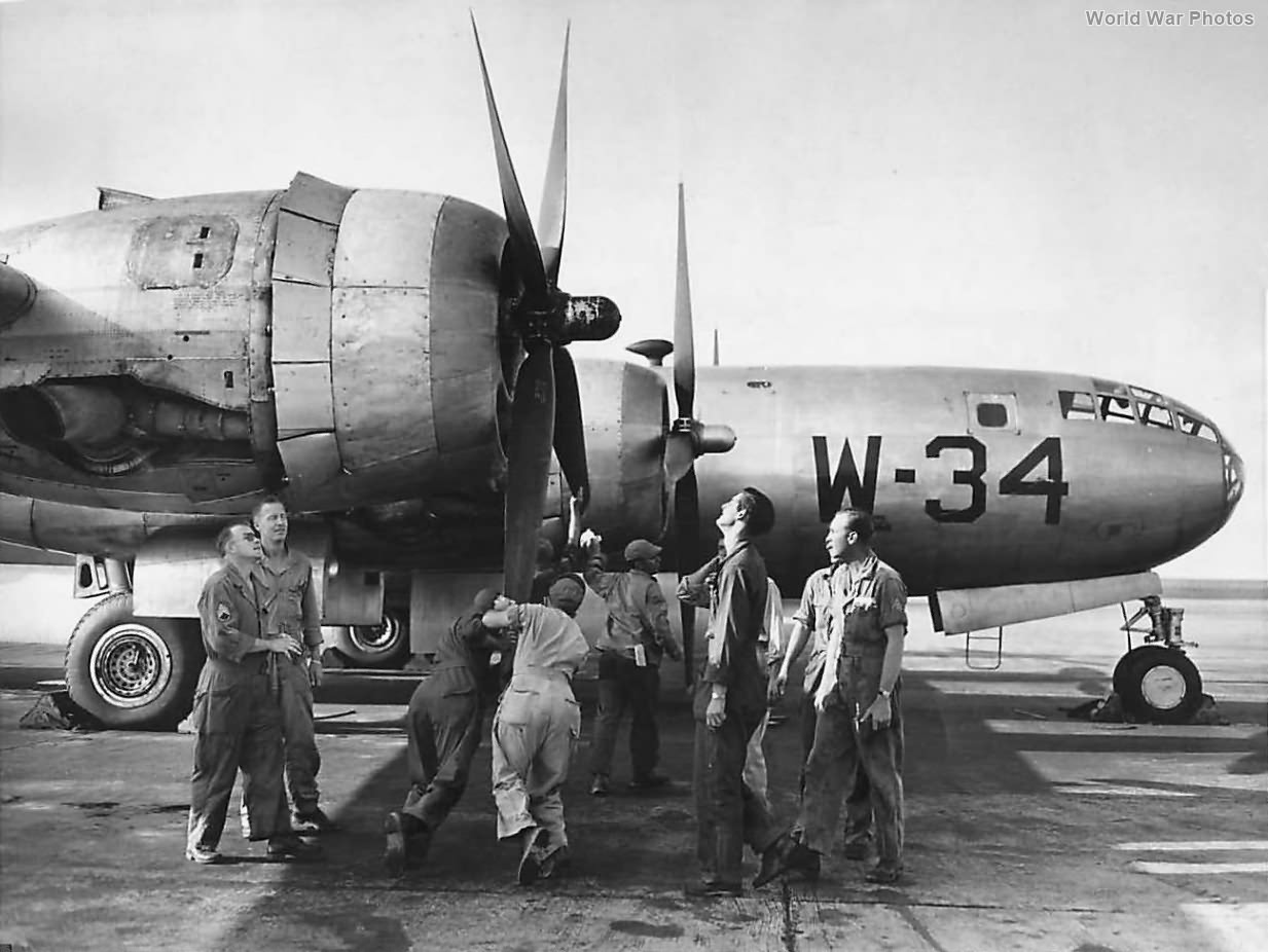 Б 29 ростов. Самолет b-29 Superfortress. Бомбардировщик b29 1945. Boeing b-29c Superfortress. Боинг б-29 Суперкрепость.