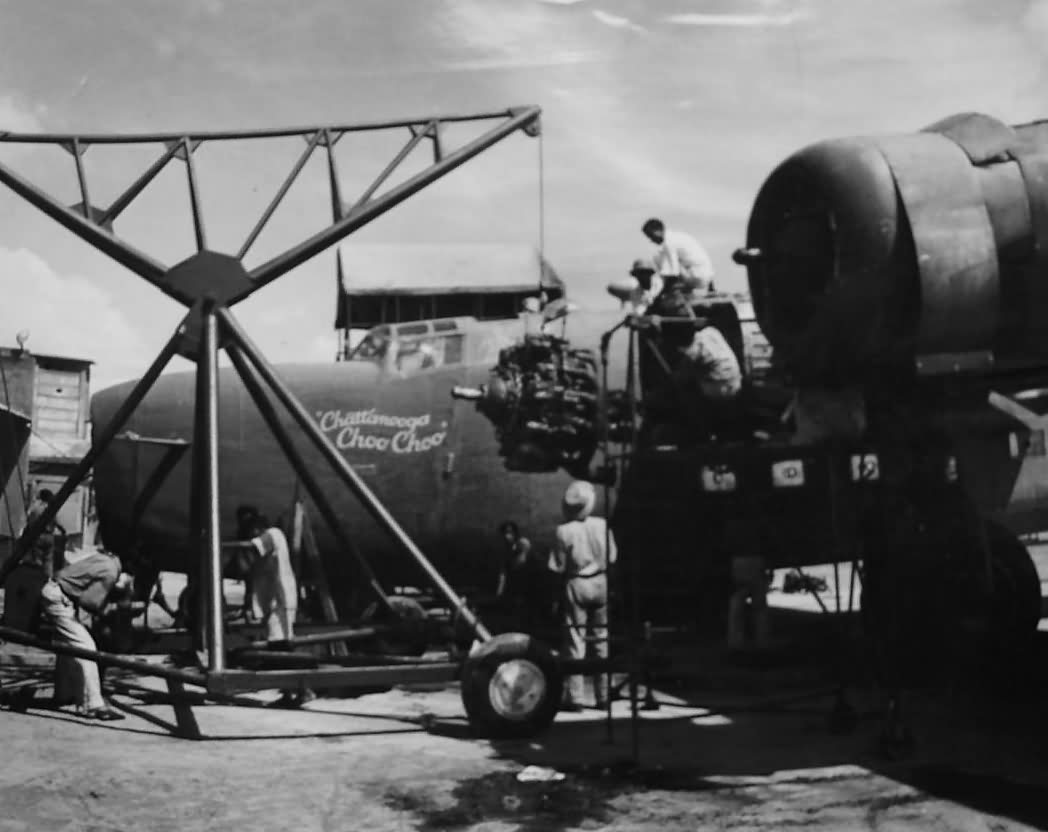 C-87_Chattanooga_Choo_Choo_Nose_Art_CBI.