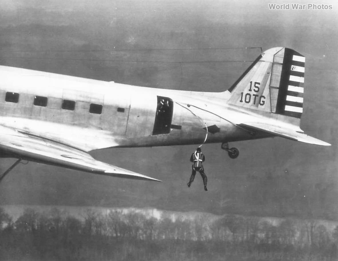 Douglas C-39
