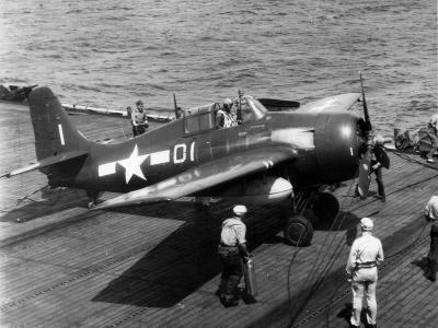FM-2 Wildcat code D1 of VC-79 after engaging the barricade on board carrier USS Sargent Bay CVE-83 – 7 February 1945