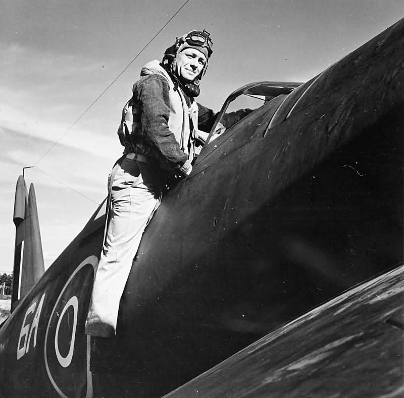 British F4U Corsair December 1943 2